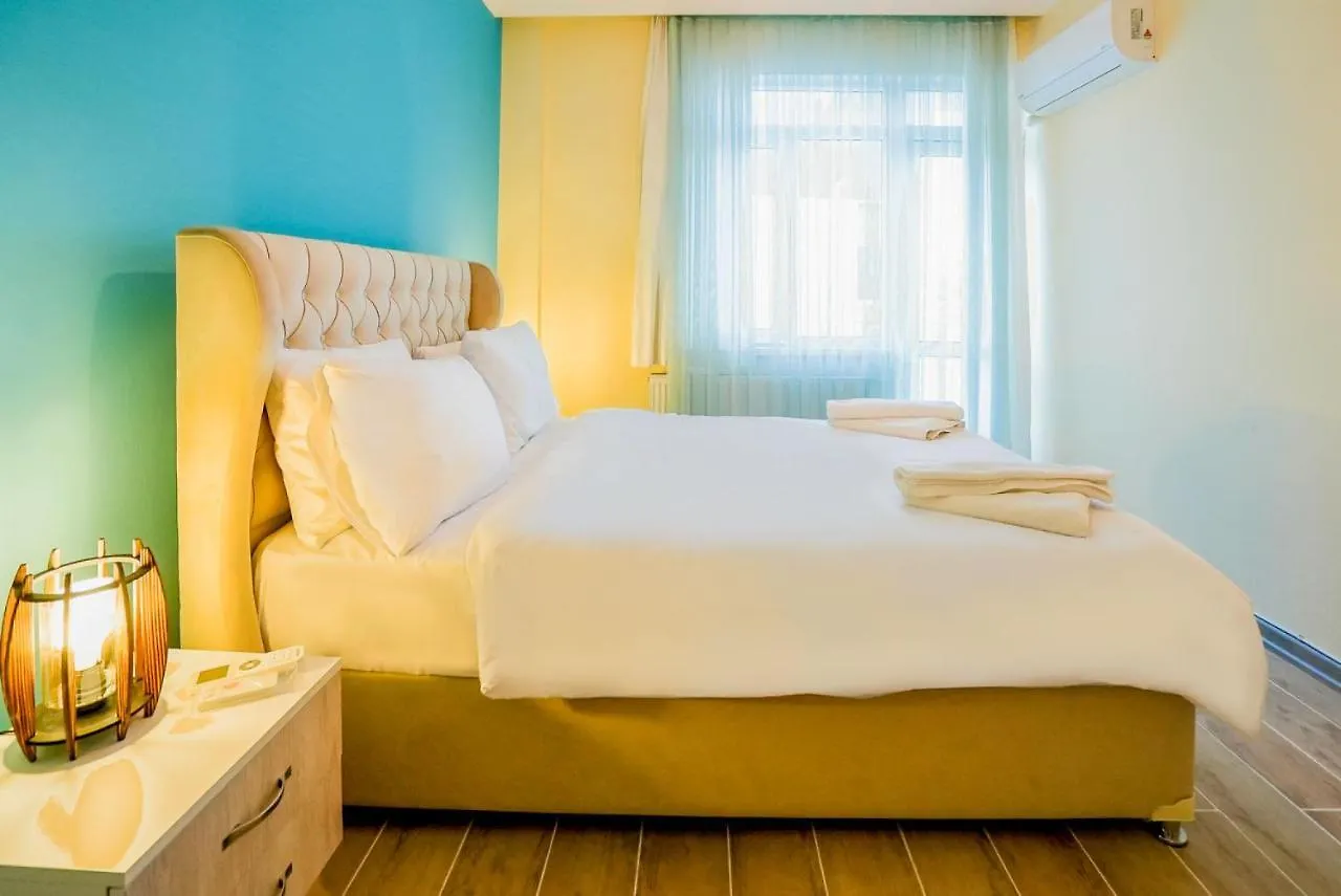 Central And Comfy Flat With Balcony In Muratpasa 安塔利亚